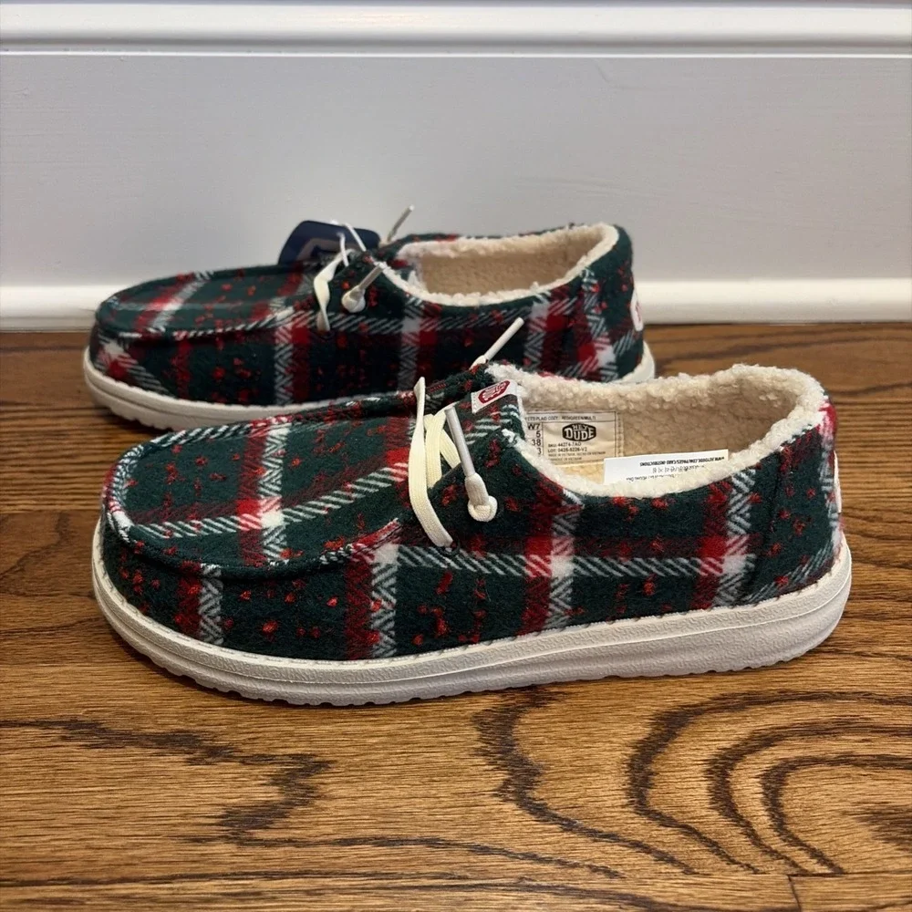 Hey Dude Wendy Confetti Plaid Lined Cozy Green White Red Shoes Women's Size 7